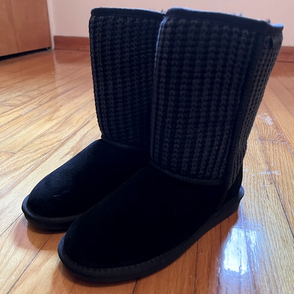 Minnetonka boots - Picture 3 of 3